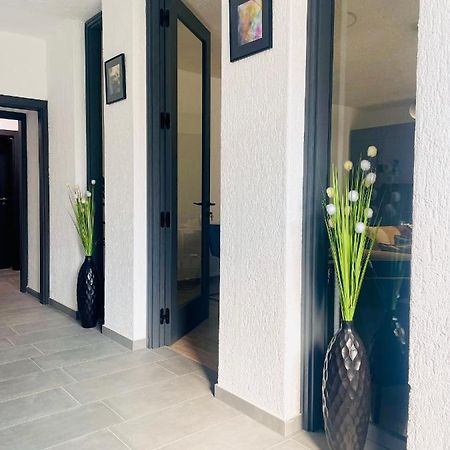 Modern Apartment With Fireplace & Stylish Kitchen Kanfanar Bagian luar foto