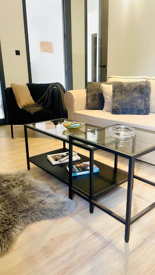 Modern Apartment With Fireplace & Stylish Kitchen Kanfanar Bagian luar foto